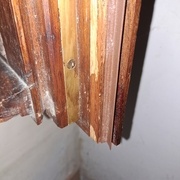 Joint à lèvre ajouté sur le cadre rapporté