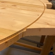 Découpe à la scie sauteuse après défonçage à l’ellipsographe