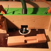 Logements des pieds repliables