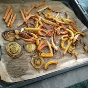 ça c'est des frites de légumes au four j'avais faim! y'en a bien qui mettent des carottes dans leur quizz !