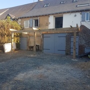 Les plots beton ont été creuser à la tarriere il font 80 cm de profondeur .