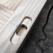 L'usinage est propre et ajusté.