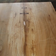 début de poli à droite, cire appliquée à gauche