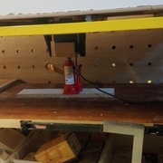 petit cric hydrolique pour monter la défonceuse.