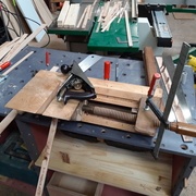 un ami ébéniste m'a prété une boite à recaller pour mes onglets des alèses