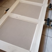 Collage au chaud dans la maison