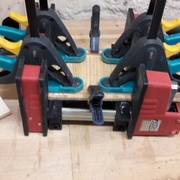 Collage des traverses