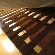 Détails du sommier à lattes