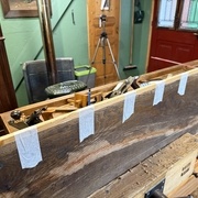 Le fond du tiroir est mis à la largeur d'origine.