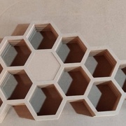 Range petite voiture pour le gosse pas encore peint.