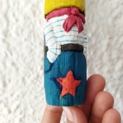 Une légende de marin raconte que si tu reste trop longtemps dans l'eau, une étoile de mer va s'accrocher à toi ! (pas du tout, je l'ai inventé pour ma sculpture)