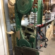 ca rentre pil poil et c'est a niveau avec le plan de travail derriere ( c'etait le but)