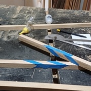 Pas si malin : faut nettoyer du tape plastique au ciseau après.