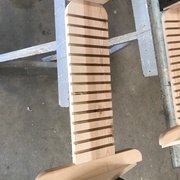 collage des montants à l'aide de dormants