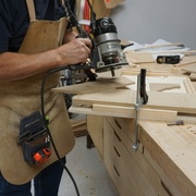 Patron de la traverse - Coupe à la toupie avec un couteau copieur.