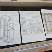 Plan éclaté, fiche de débit et quelques côtes pour bien commencer l'ouvrage.