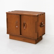 Cabinet en bois sculpté par Alexandre Noll  http://mid2mod.blogspot.fr