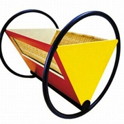 Berceau par  Peter Keler ,apprenti au  Bauhaus   https://www.ft.com/content/5999a600-1e52-11e5-aa5a-398b2169cf79