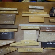 Lot de bois précieux et autre pour petits travaux