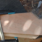 Placement du gabarit sur la traverse (usinage déjà effectué...)