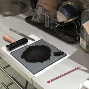 L'encre et le rouleau encreur (et la vaiselle, rien à voir !!)