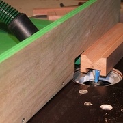 Usinage en V dans la colonne pour la coulisse