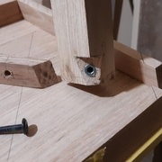 La vis, le biniou (pas encore collé) et le pied