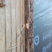 le début par le contour de porte