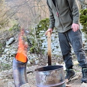 3e essai : diminution de la taille du tube : les flammes sortent cette fois