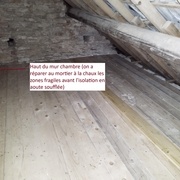 Mur au dessus de la chambre
