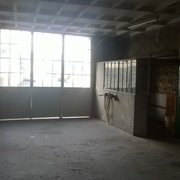 porte coté rue et le bureau