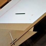 Appuis sur l'avant de la table