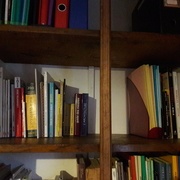 Catalogues, livres sur le mobilier, les styles et l'architecture à gauche