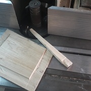 Le panneau a cassé, trop grosse passe pour une trop petite épaisseur