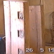 blocs de limon brut corroyé ( on vois bien ici la trace des entaille de plafond à la française )