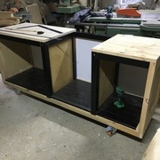 Le plan de travail est posé. La position de la radiale peut être ajustée