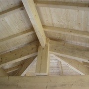 Charpente réalisée en sapin     http://www.cavaillon-luberon.fr/