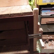 Ma butée d'établi réglable en hauteur