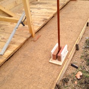 mon outil de damage "maison": un manche à balais , trois planches , deux briques