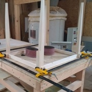 Collage du piètement