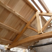 Charpente réalisée en châtaignier  http://www.la-charpentiere.fr