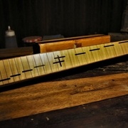 première couche de finition sur la touche