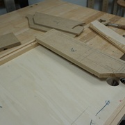 Plateau avec le patron du montant - pour tailler l'autre extrémité.