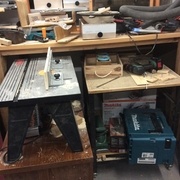 Défonceuse sous table et chariot de ponçage et finition (en cours de fabrication)