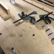 Les équerres et le bloc pour l'aspiration au collage