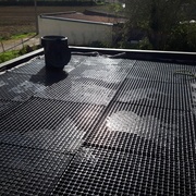 Tout est mouillé pour lutter contre le vent