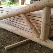 ( fig 4)  Entrait en rondin  https://scierie-nogaret.com