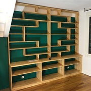 Le montage s'est terminé bien après la tombée de la nuit...