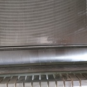 Table pas parallèle