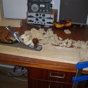 Ca y est c'est parti.. mes premiers copeaux avec mon premier rabot !